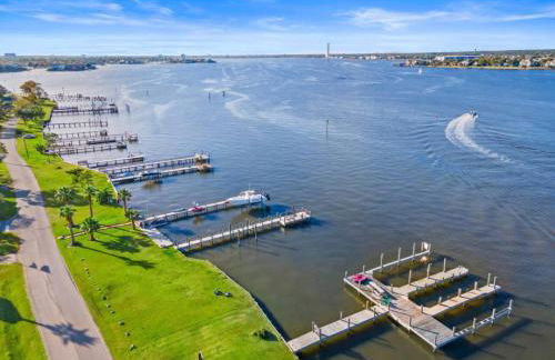 Cozy cottage in the heart of Kemah close to the boardwalk and bay - Foto 17