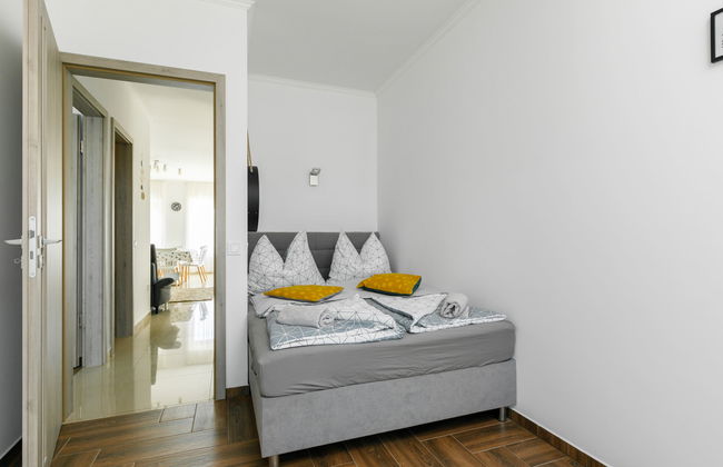 2 bedroom Apartment in Balatonszárszó with garden - Photo 6