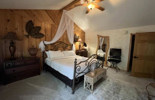 C19, One bedroom luxury, log-sided Couple's Cottage with private hot tub and unique extras cottage - Foto 21