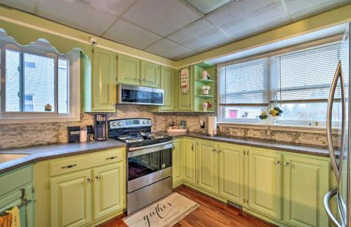 Stylish Suburban Getaway, 10 Miles to Royal Mtn! - Foto 9