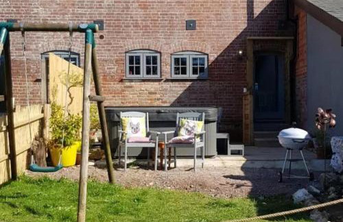 3 Bedroom Cottage - Hot Tub Garden Parking - Foto 7