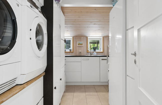 "Kennet" - 30m from the sea - Photo 11