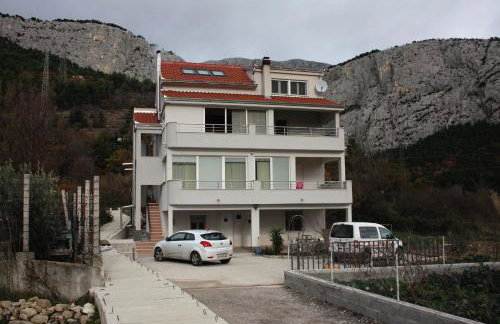 Apartments with a swimming pool Zakucac, Omis - 5954 - Photo 3