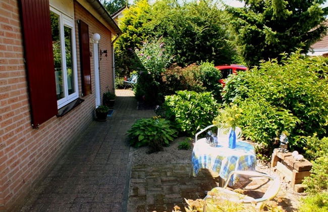 Lush Bungalow in Beek Gem Montferl& with Hot Tub - Photo 33