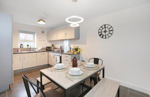 Spacious Home For Contractors,Families,Groups, Sleeps 10, Free Parking - Foto 12