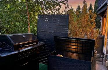 Lakeside luxury with hot tub and pool - Foto 19