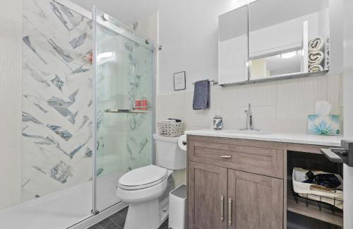 10Min to NYC - 2BR/2.5Bath-3Beds-Free Parking-No Chores - Foto 8