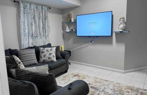 Haven 2 Bedroom by EWR airport - Photo 17