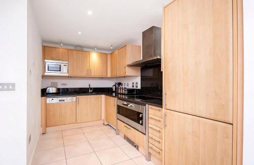 Central 2 bed with Large Terrace - Photo 19