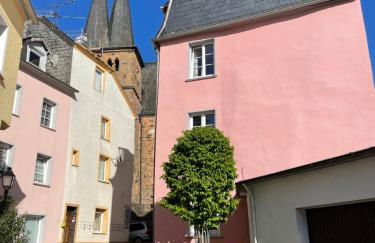 Uriges Ferienhaus in der Altstadt von Saarburg mit Sauna, Kinderspielecke, 1000Mbit Wlan, 1 Minute vom Wasserfall entfernt - Foto 1