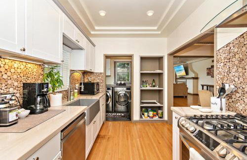 The SOFI Special - Modern Retreat, Dog Friendly - Photo 14