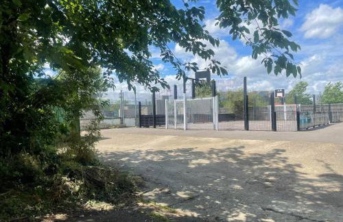 Cosy Flat behind a CreekBeach in Grays - Foto 9