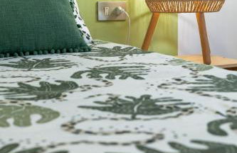 Three bedroom Central flat Near train station - Foto 6