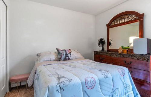 Peaceful Modern Room Near I4 - Foto 1