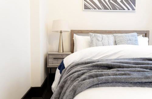 E10-1 Designer East Village Townhouse 1BR - Foto 65