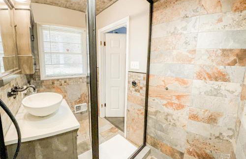 In-Shower Sauna, Fenced Yard w Deck & BBQ Near ATL - Foto 32