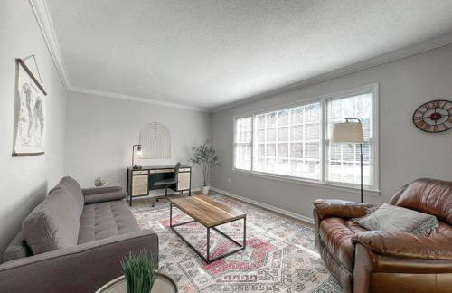 Fenced-In 4 BR 2mi North Hills, Garage, Storage - Foto 11