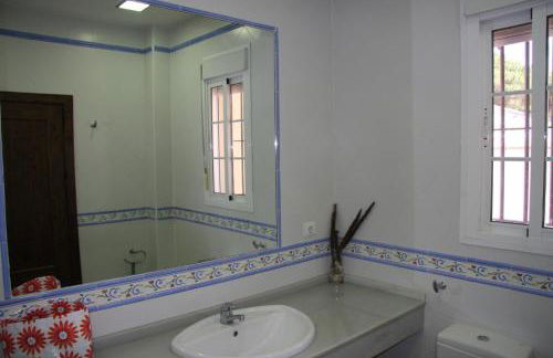 Moderno y amplio chalet, con piscina privada - Foto 55