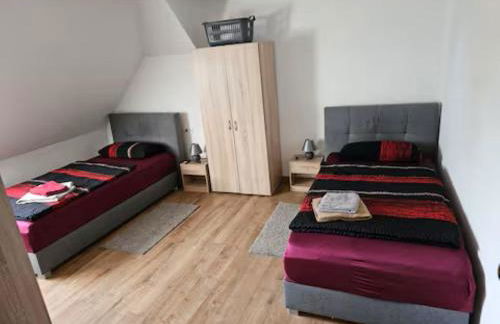 Schöne Vollausgestattete Monteurs- Gästewohnung in der Gartenstadt Leuna und nähe Geiseltalsee für 4 Personen 2209 - Foto 1