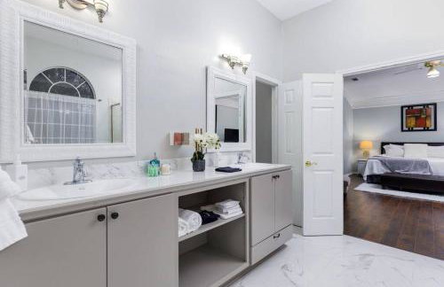 RARE FIND! Private Pool Hot Tub Spa Game Room Pool Heat Available Spring Special! - Foto 6