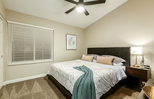 The Golden Cactus Phoenix - Photo 3