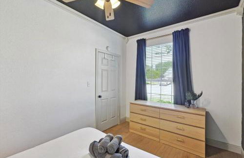 Colonial Style Retreat ft Pool Cinema jacuzzi - Foto 30