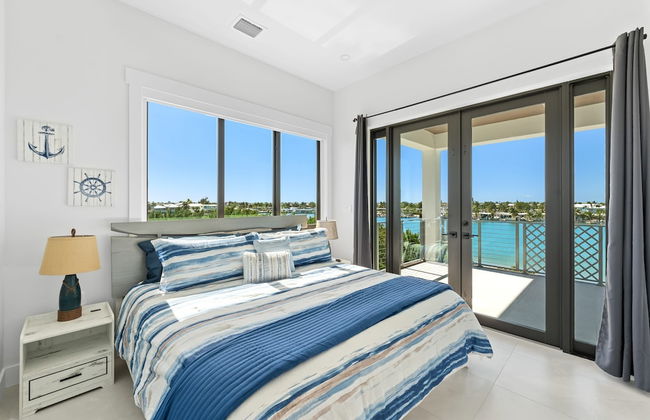 Luxury Seaside Escape Pool Dock Scenic Views - Foto 35