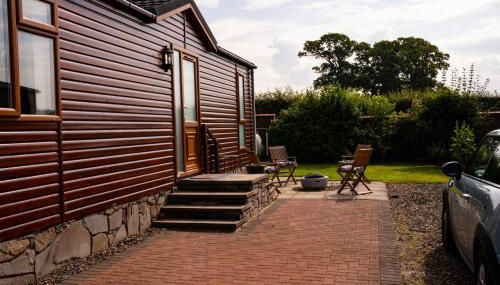 Luxury Lodge - Photo 2, Garden