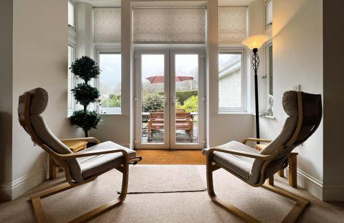 2 Shanklin Manor - Ground Floor apartment overlooking Park in Shanklin Old Village - Photo 6