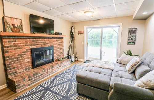 Bryan Lake Oasis in Downtown Lake Ann - Foto 8