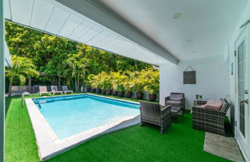 Luxury Vacation House in Miami’s Center! - Photo 16