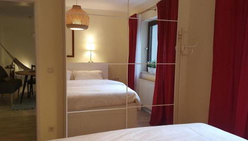 Souterrainwohnung mit großem Garten und Sauna - Photo 2