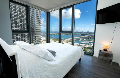 Downtown Miami 2BR Retreat - Walk to Bayside & Port - Sleeps 6 - Foto 1