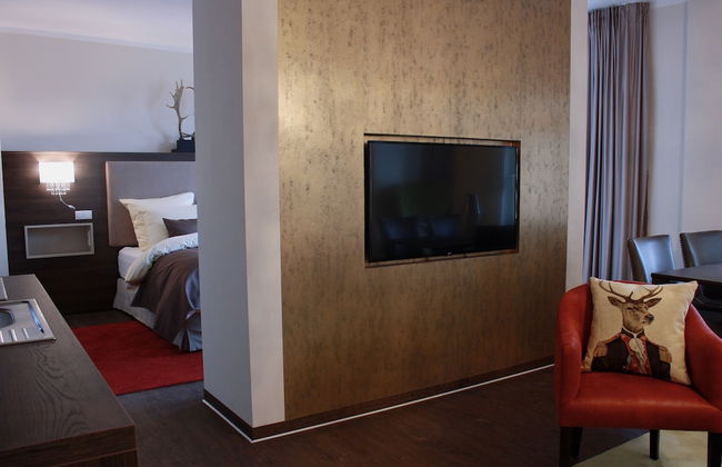 Mr.& Mrs. President - Photo 2