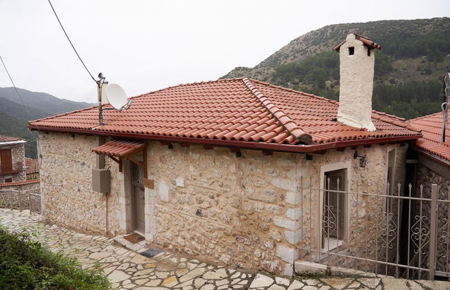 Dandy Villas Dimitsana - a Family Ideal Charming Home in a Quaint Historic Neighborhood - 2 Fireplaces for Romantic Nights - Foto 7