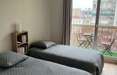 Super 3 pcs et Parking aux portes de Paris et stade de france à proximité des sites touristiques parisiens Montmartre , champs Élysée ,châtelet etc et des transports métro,RER ,wifi disponible - Foto 16