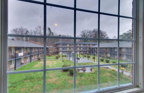 Charlotte Gem with Gym Near Hospitals and Park Expo - Foto 7