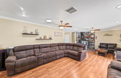 Spacious Desert Getaway! - Photo 14