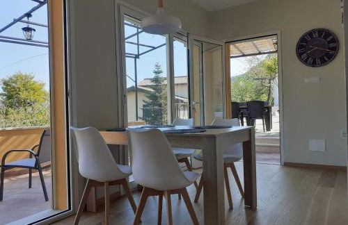 Chic Coastal Hill Escape - Photo 12