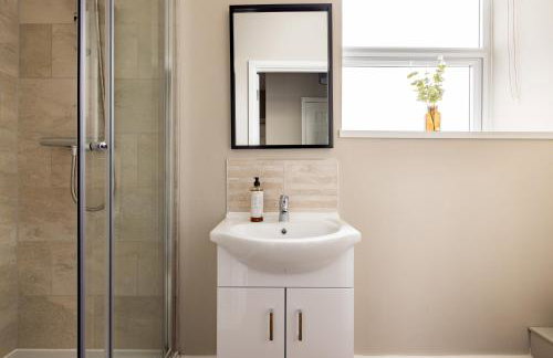 Plymouth by Charles Hope - Foto 27