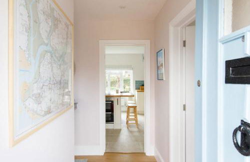 Newly Renovated Cottage 150m From Waterfront - Foto 12