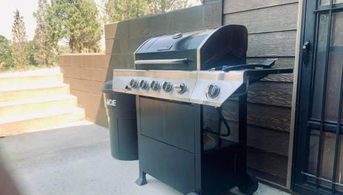 New! Lower Level Ranch Home - 10 mins to Town - Foto 2