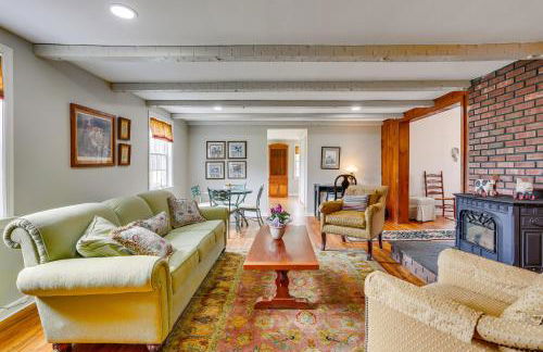 Historic Farmhouse in Layton with Deck! - Foto 1