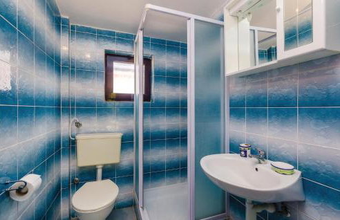 Two-Bedroom Apartment In Hodilje - Photo 16