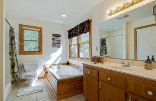 Boujee Bear Lodge - A Peaceful Cabin in the Woods - Photo 39