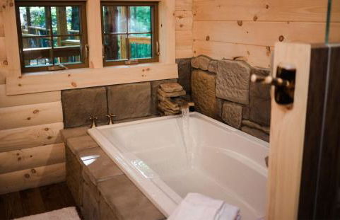 Skyview Treehouse by Amish Country Lodging - Photo 14