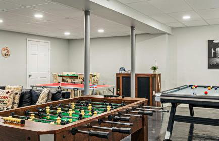 Laker's Pointe by Avantstay Lakefront Private Peninsula Hot Tub, Game Room - Foto 40