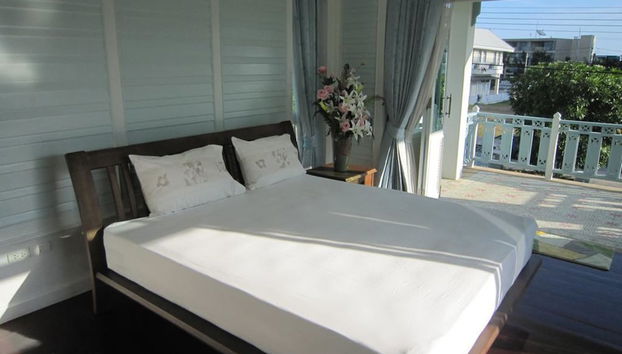 Moon Margo - Photo 2, Room