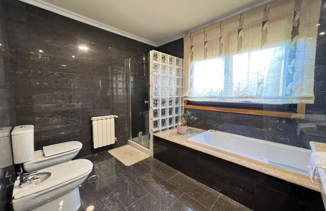 Holiday Home With Private Garage - Foto 27