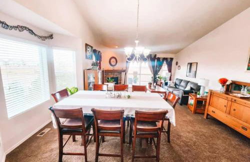 Peaceful Falcon Hot Tub Pet Friendly 3 King Beds - Foto 7